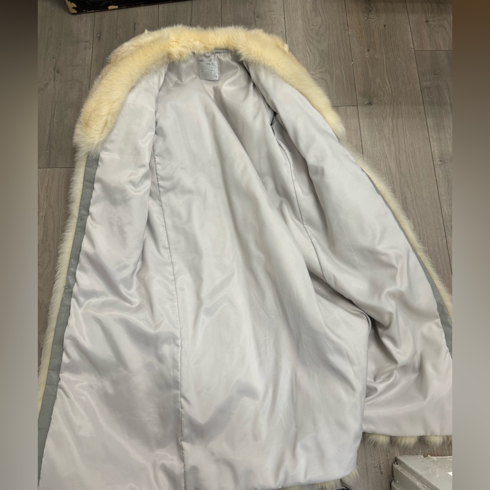 SAGA FOX Elegant White Long Fur Coat - Picture 8 of 12